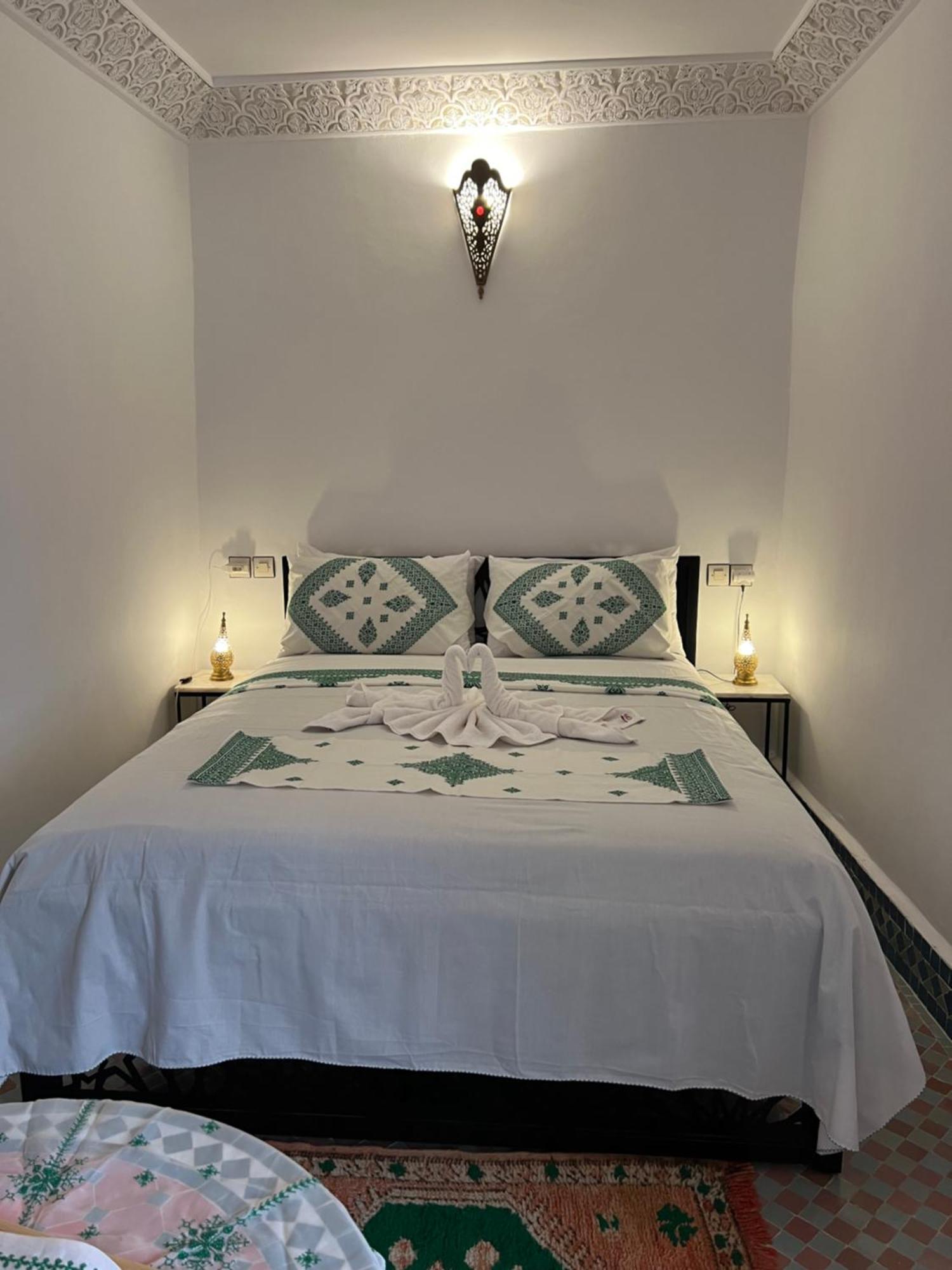 Riad Tafoukt Fès Exteriör bild